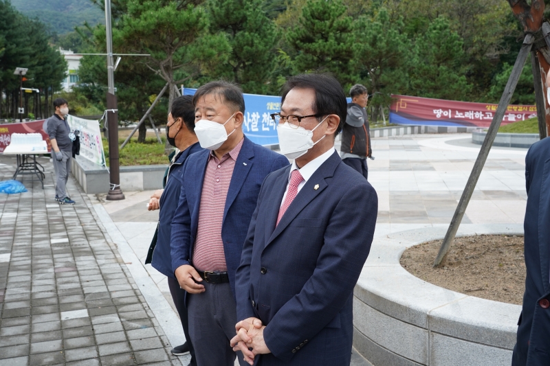 순례대중을 맞이하는 통도사 교구 대중들과 지역민들   (2)